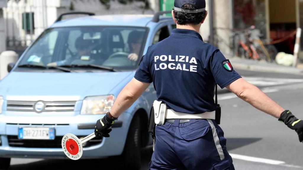 Posto di blocco, stanno controllando a raffica questa cosa a a chiunque: le multe arrivano a profusione