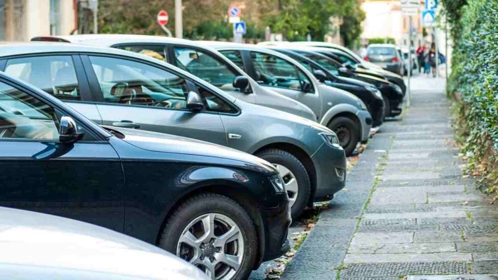 Non parcheggiare mai più l’auto qui: ti metti a piangere I La tua auto rischia di esplodere