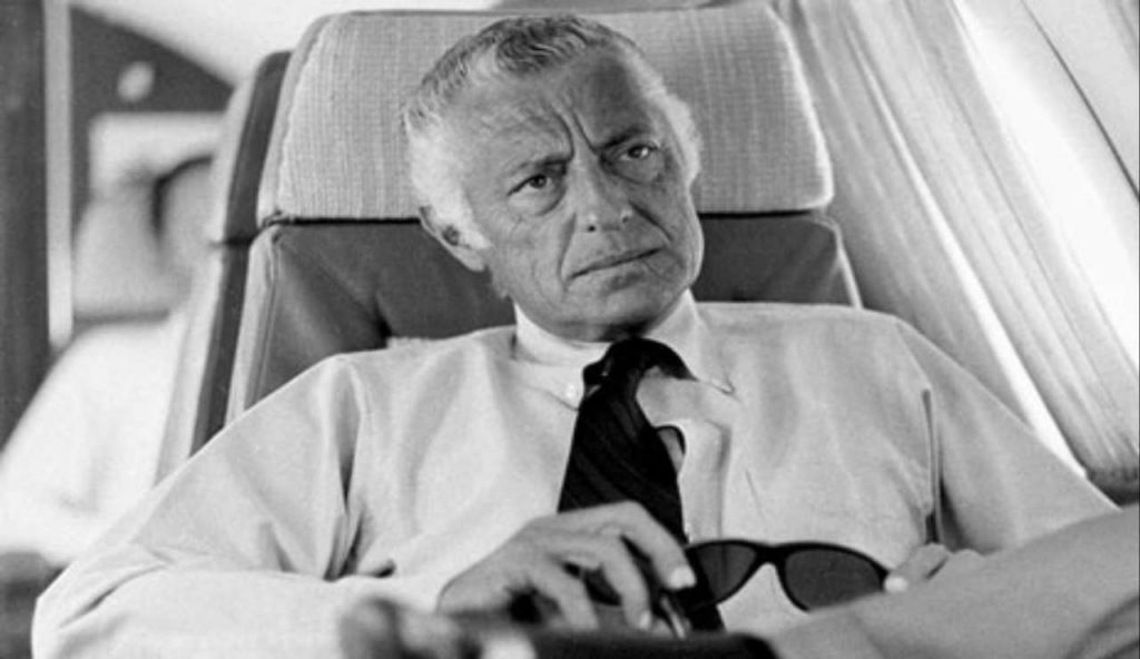 Gianni Agnelli, svelato chi era la sua amante segreta I Si vedevano di nascosto sempre loro due