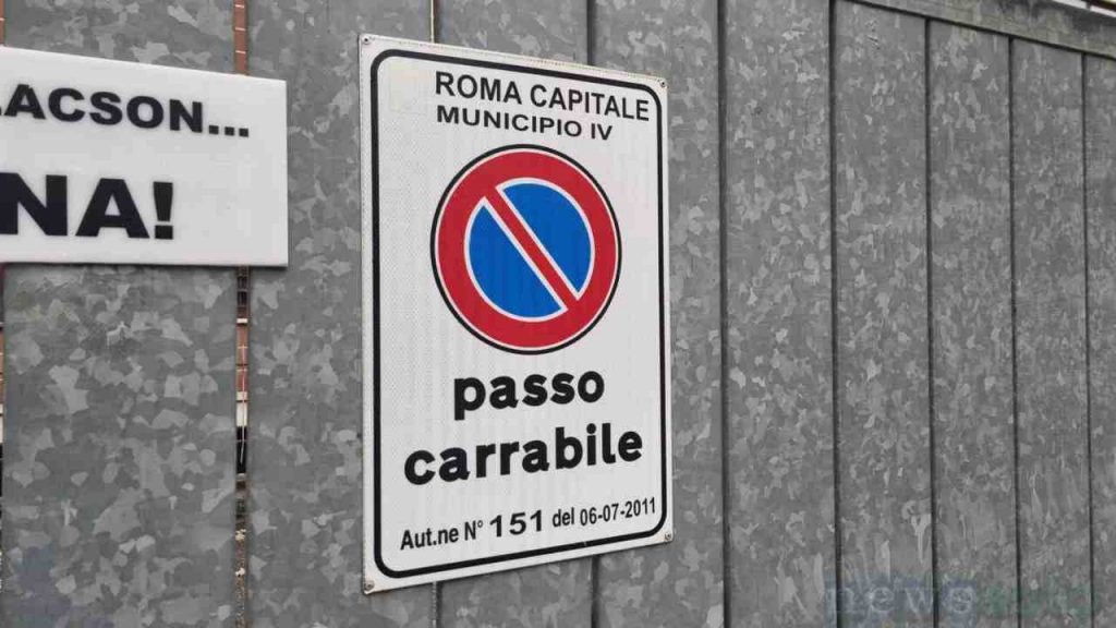 Passo carrabile, tutti gli automobilisti sbagliano: ti costa caro paghi tutti i danni