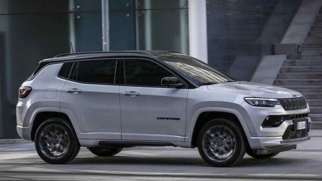 Nuova Jeep Compass MY24, l’uscita è vicina: gli appassionati fremono I Massimo controllo e potenza esplosiva