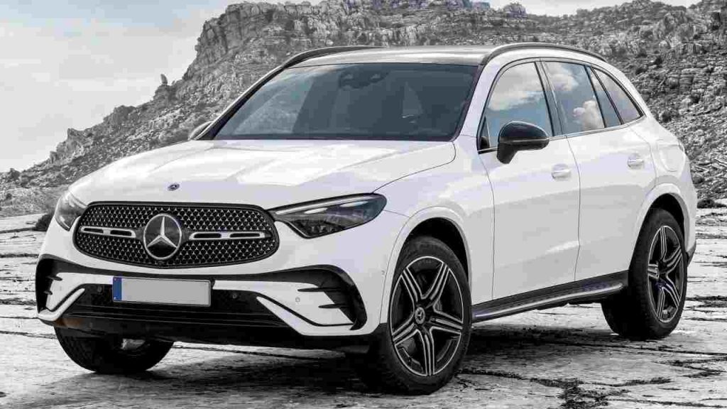 Mercedes GLC, spuntano le prime immagini del restyling: un look rinnovato per l’ibrida tedesca