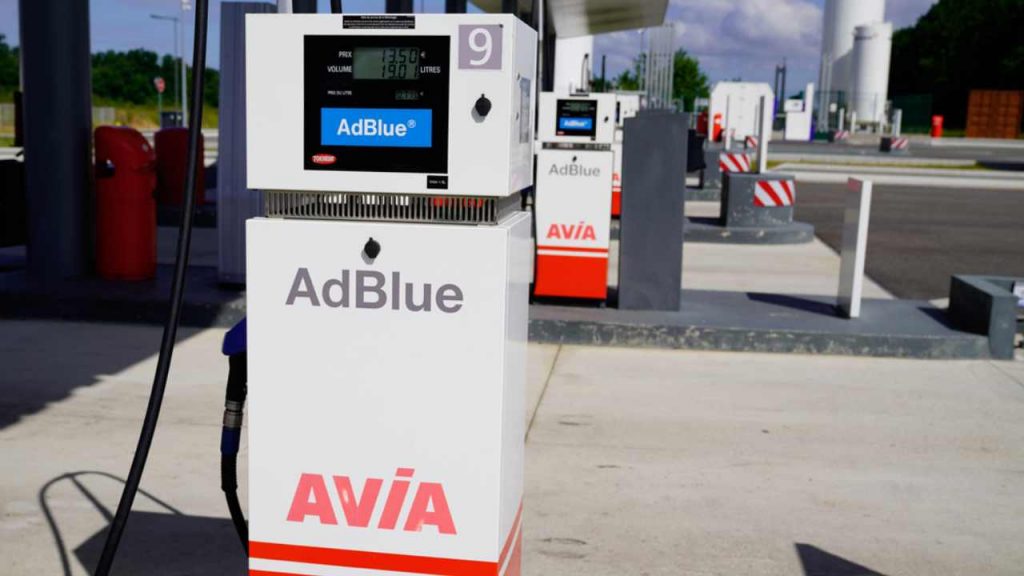 AdBlue, quello che ancora in pochi sanno sui motori diesel: non farti trovare impreparato e non sprecare soldi