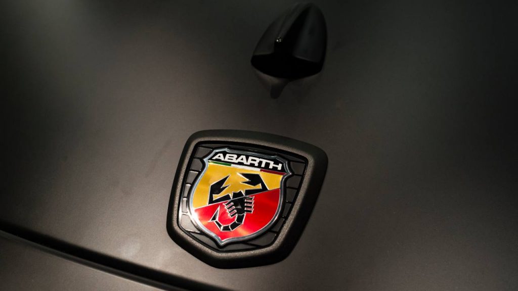 Abarth, anniversario unico: arrivano gli esemplari da urlo I Tutti li vorrebbero ma sono per pochi