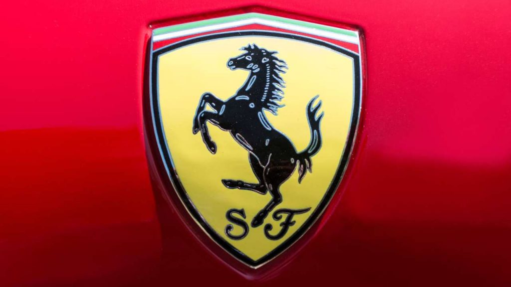 Logo Ferrari: la storia incredibile della nascita del cavallino rampante