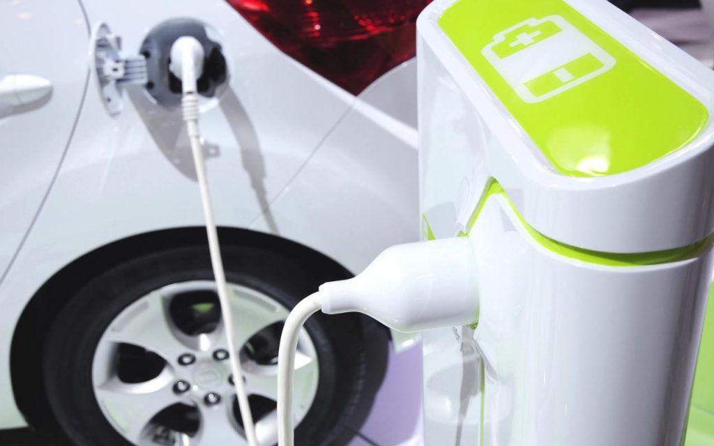 Auto elettriche, aumenti a vista d’occhio, così la situazione di fa allarmante