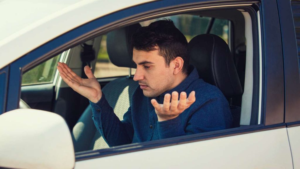 Auto elettriche gate: mentono sui consumi? Sta venendo fuori un putiferio I Gli automobilisti ora ci pensano mille volte prima di comprarla