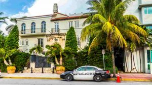 auto-polizia-miami-depositphotos-solomotori.it