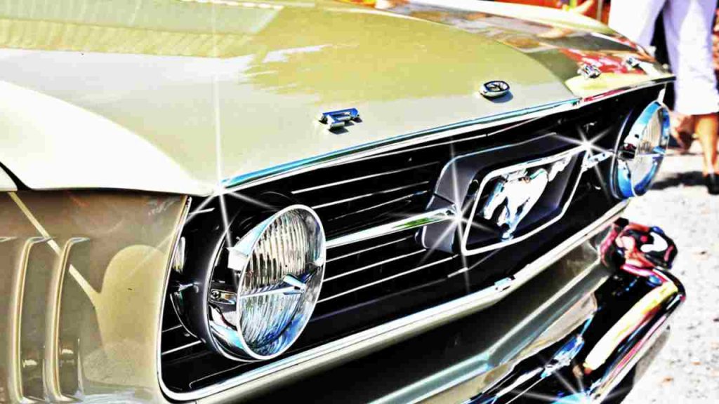 Ford Mustang, 60 anni e non dimostrarlo: la storia che c’è dietro è unica e leggendaria I La conoscono ancora in pochi