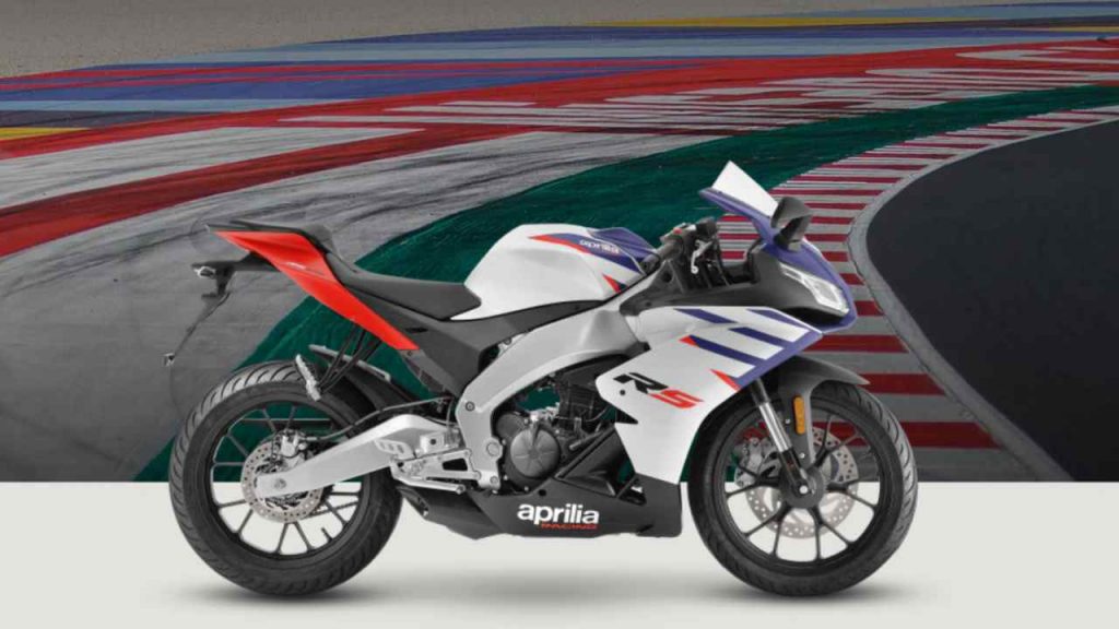 Aprilia Rs: quanto il costa il gioiellino 125 e quale patente occorre per condurlo