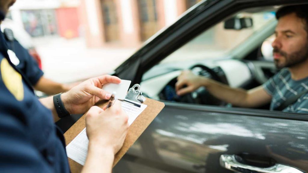 “Colpevole di omissione”: 3 mila euro di multa e sequestro immediato del mezzo