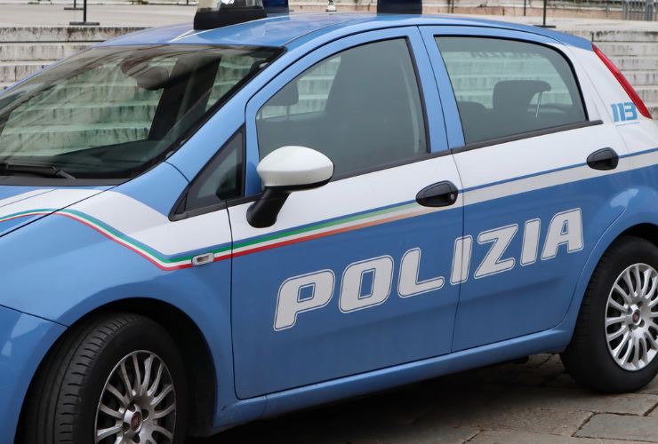 Volante della Polizia - Fonte Depositphotos - solomotori.it