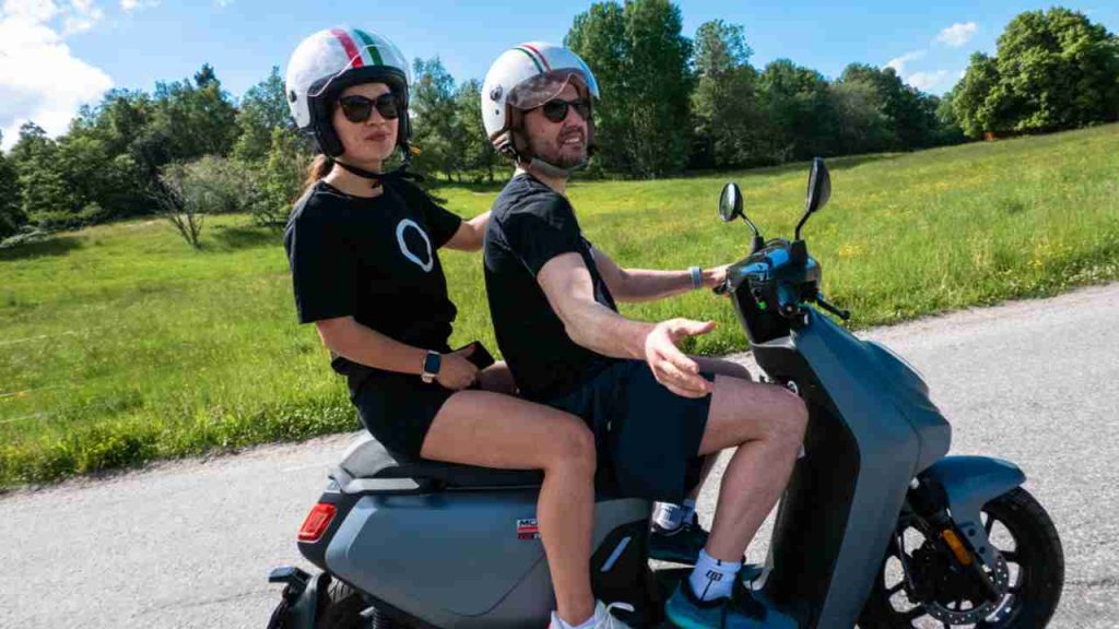 Scooter elettrici, con l’eco bonus 2024 non spendi nulla: guida libera e vantaggi per le tasche