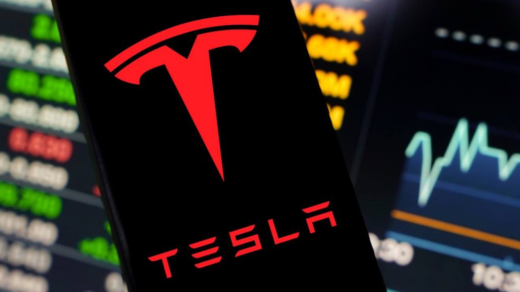 Che significa il simbolo delle Tesla? Simbologia e segreti: ecco tutta la verità del logo delle auto di Musk