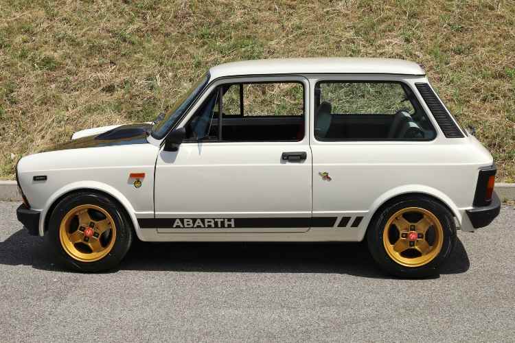 profilio-autobianchi-a112-abarth-adobestock-solomotori.it