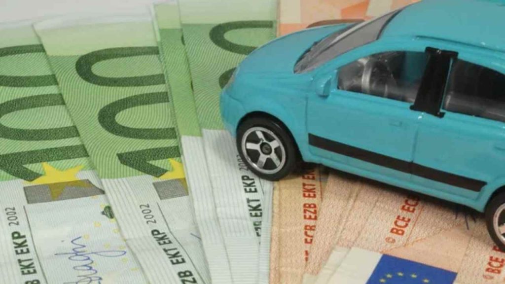 Codice della Strada, multa da 500 euro se ti beccano così in auto, non te lo aspettavi proprio I Agosto rovinato sul più bello