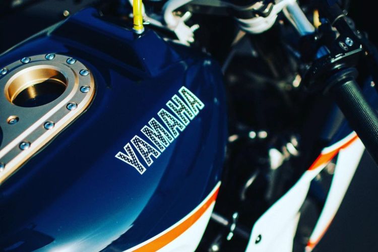 serbatoio-yamaha-rzv500rr-instagram-championshipcycles-solomotori.it