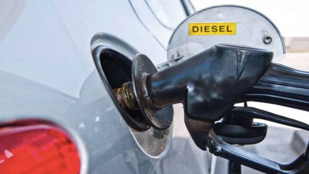 Benzina e diesel non muoiono: altro che addio, domineranno il mercato ancora a lungo, ecco il dato ufficiale