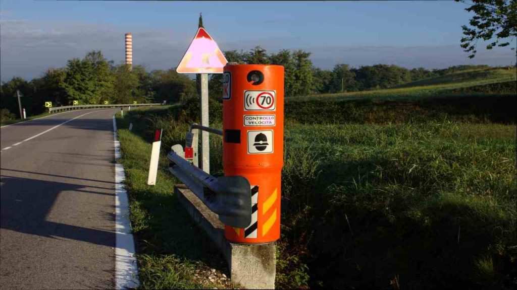 Ultim’ora, altro che autovelox, ora ti possono multare da qualunque telecamera in strada | Lo dice il Nuovo Codice