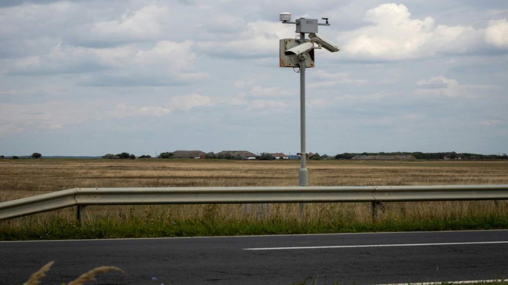 Telecamere di sorveglianza usate come autovelox: ora ti fregano così I Ecco cosa dice la LEGGE davvero