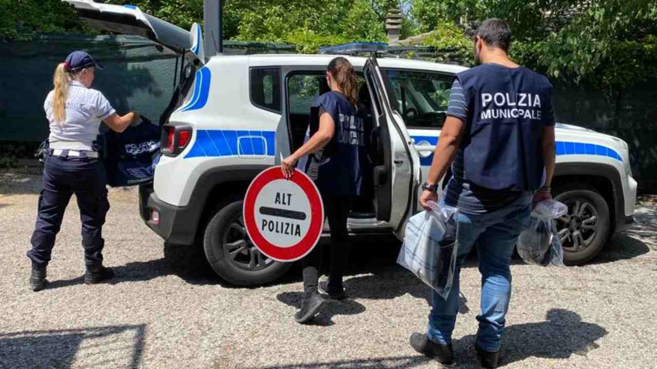 alt polizia - municipale - solomotori.it