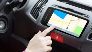 Spegni subito il GPS o ti ritirano la patente: da Gennaio 2025 al posto di blocco sono irremovibili, corri ai ripari