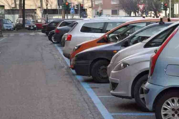 Cambia il sistema dei parcheggi e del pagamento in questa città: arrivano delle stangate pazzesche