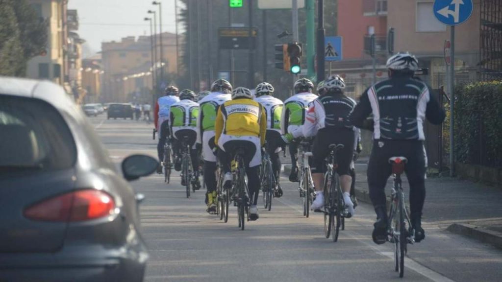 ULTIM’ORA CICLISTI – Scatta il protocollo Salvini, da Marzo multe da 700 euro se fate questa manovra