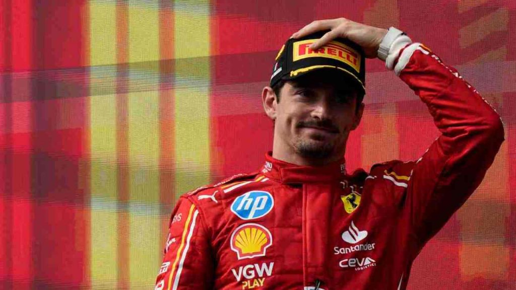 Leclerc sotto shock: “Lascio la Ferrari e vado con Sainz” | Addio per sempre alla Rossa