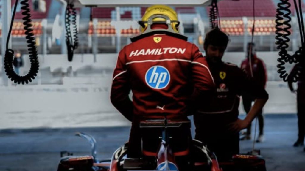 “Meglio che in Mercedes”: HAMILTON GANCIA LA BOMBA SU FERRARI | Un aspetto lo ha colpito particolarmente