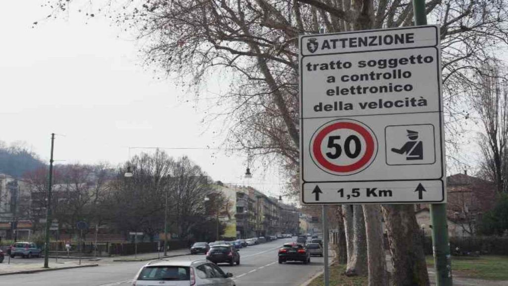 Ufficiale il PIANO LUMACA: da Marzo il COMUNE ti cambia il limite di velocità senza dirti niente i Piazza il cartello, spari, e ti svuotano le tasche