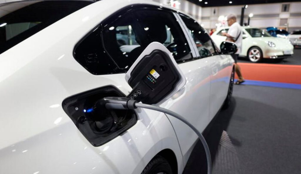 Auto elettriche: l’Ue studia un piano per nuovi incentivi all’acquisto delle e-car